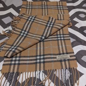 💯 Authentic Burberry Scarf